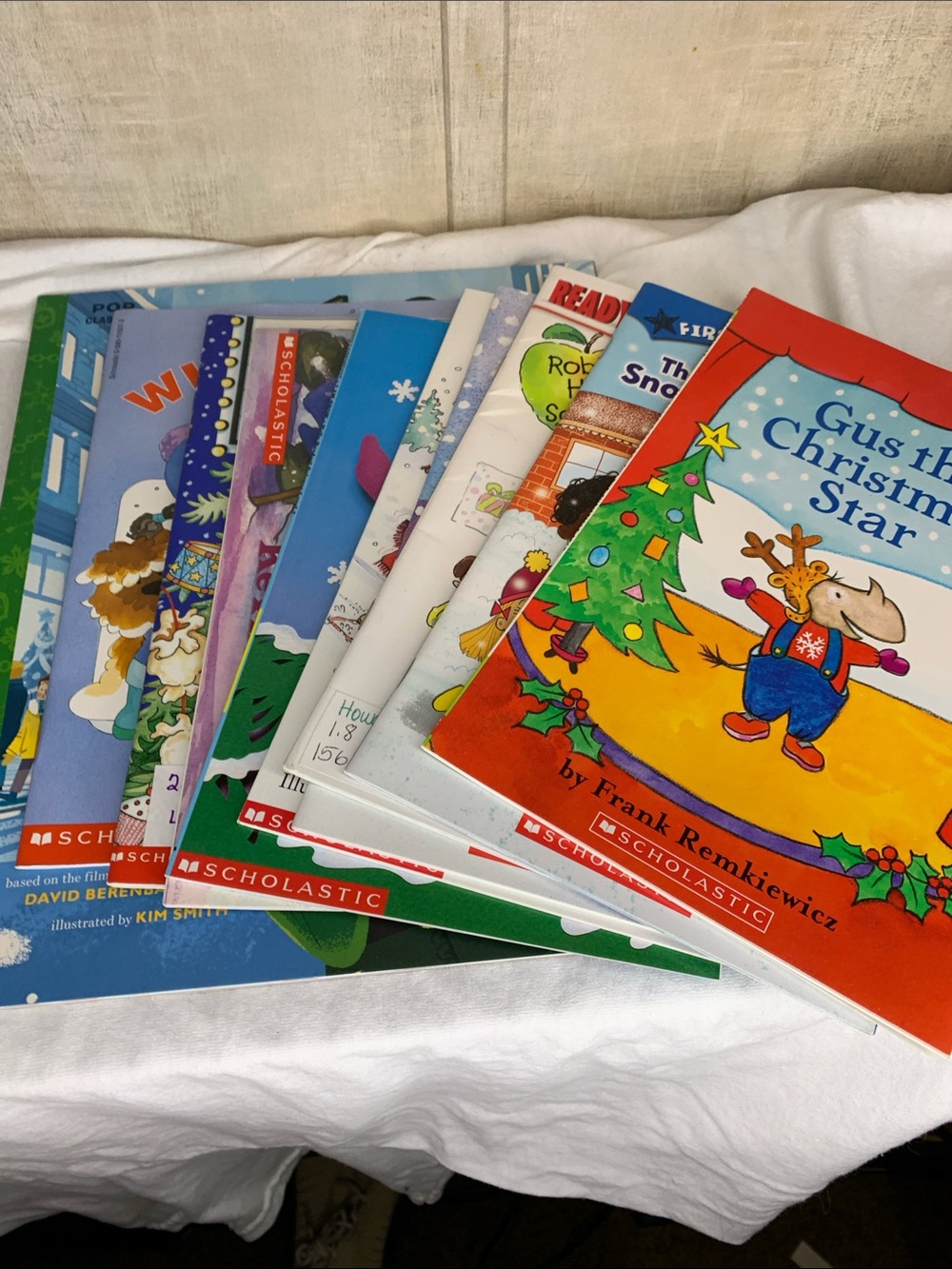 Scholastic Gus the Christmas Star 10 book Christmas bundle